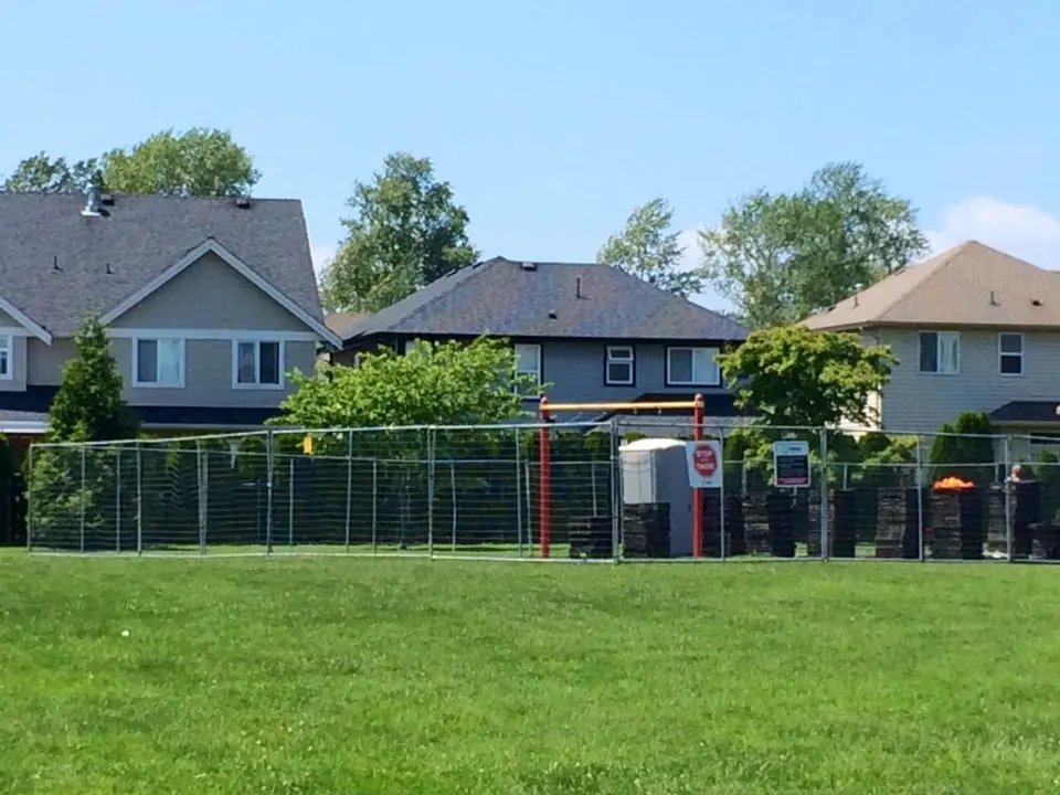 West Willoughby Park Cleanup